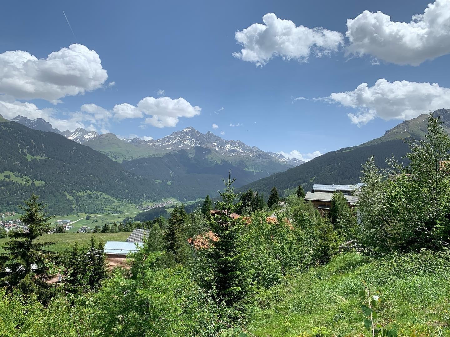 1000m² building land