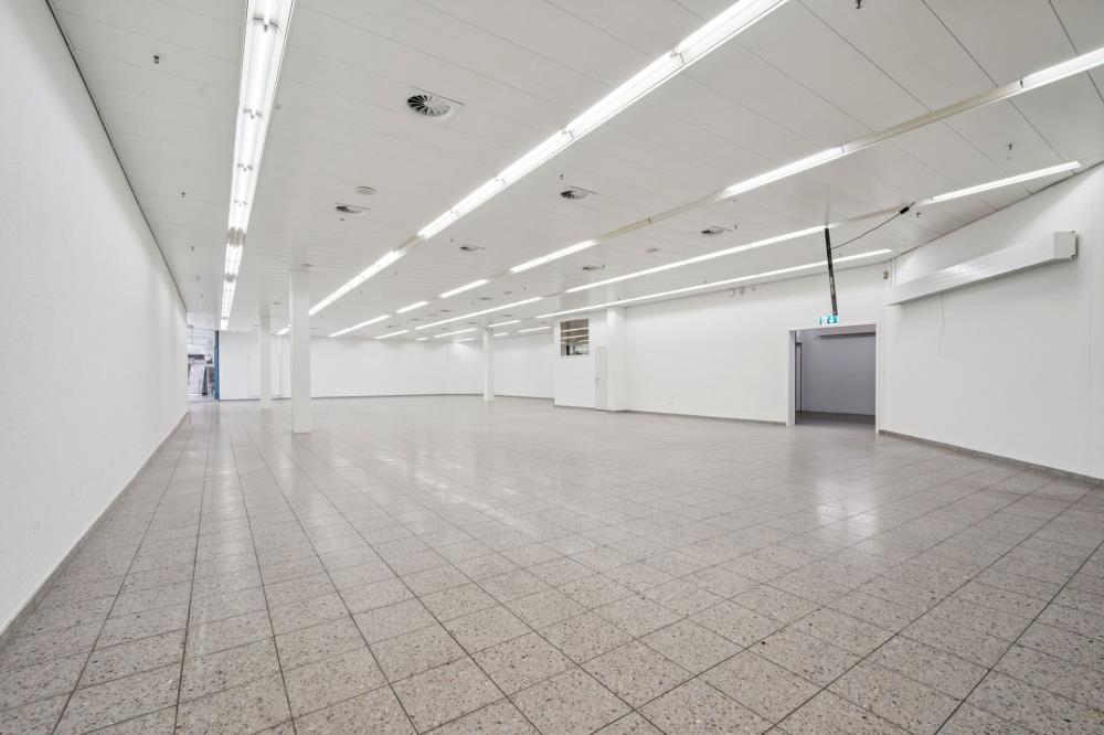 588m² shop, Foto 6 von 10