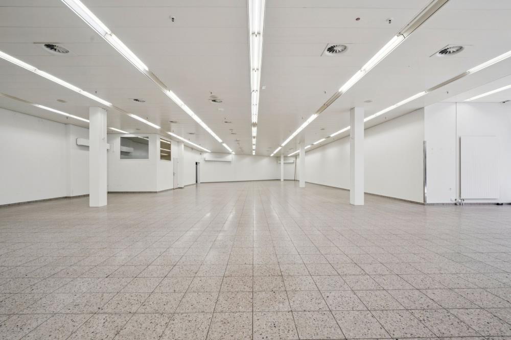 588m² shop, Foto 9 von 10