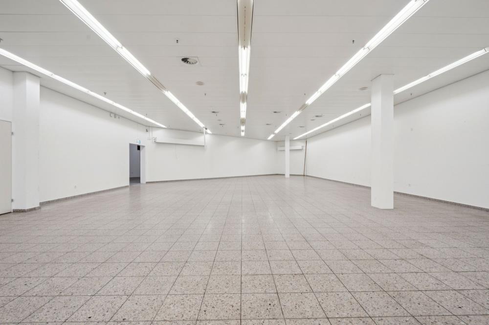 588m² shop, Foto 10 von 10