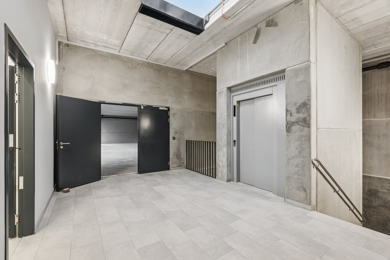 425m² commercial