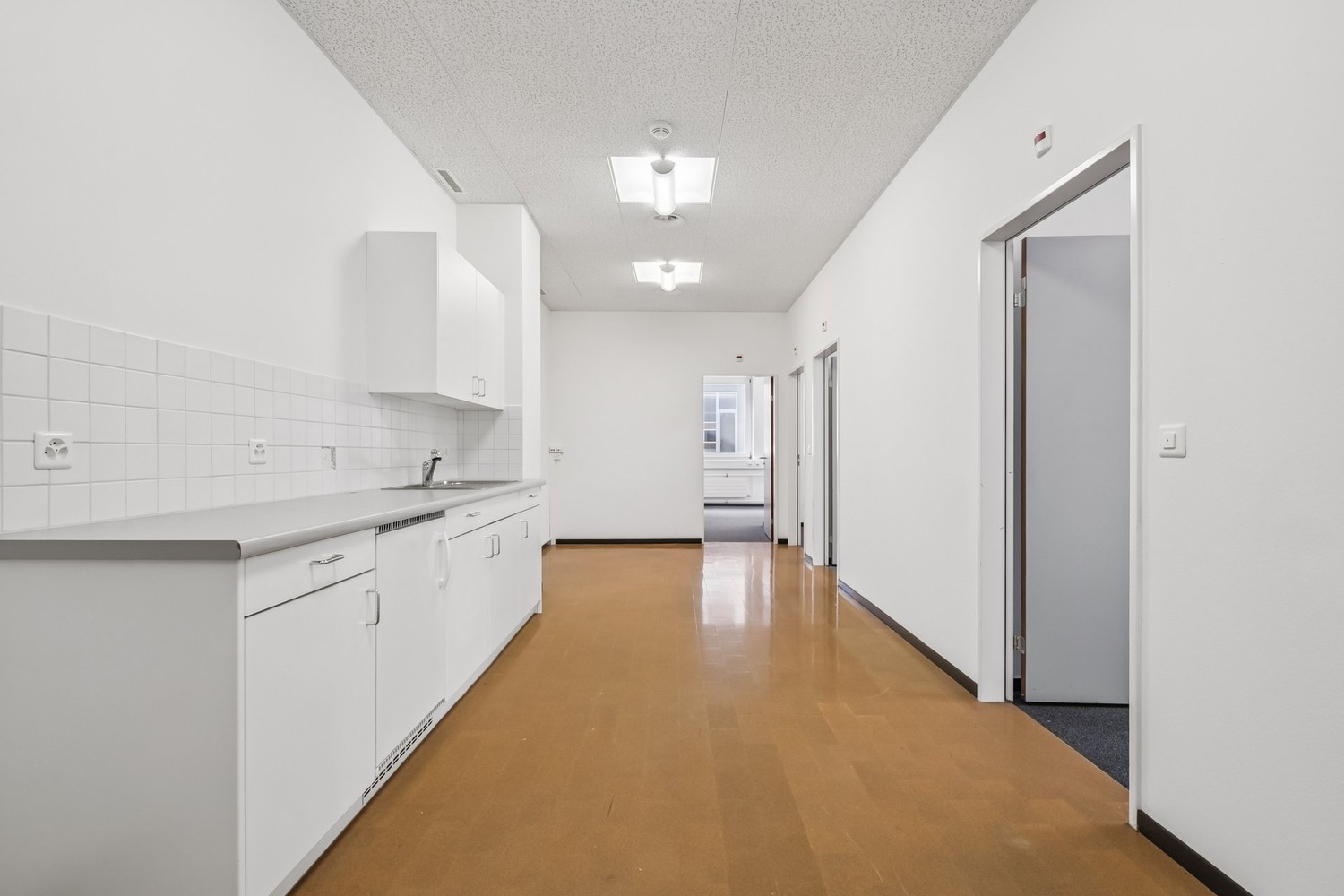 165m² office