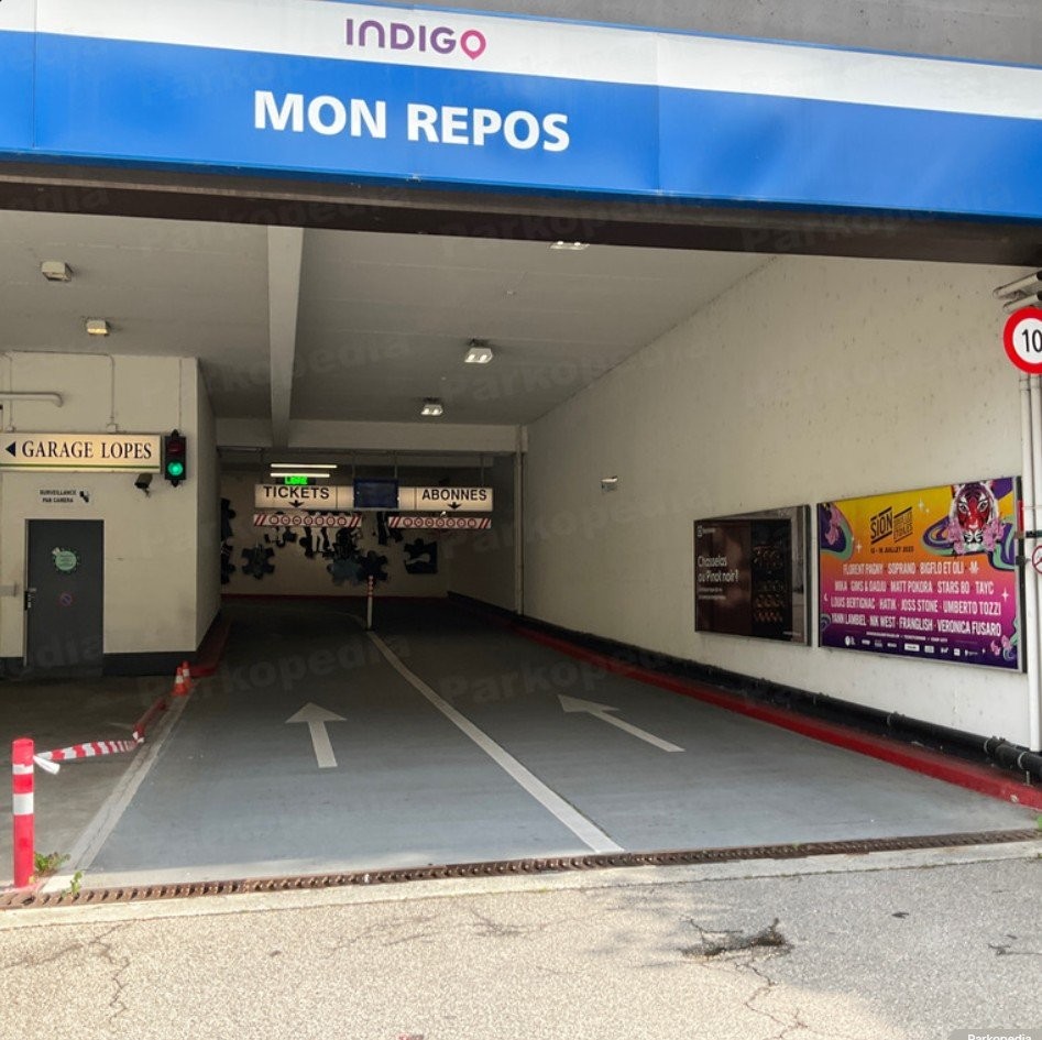 Eingeschlossener Parkplatz