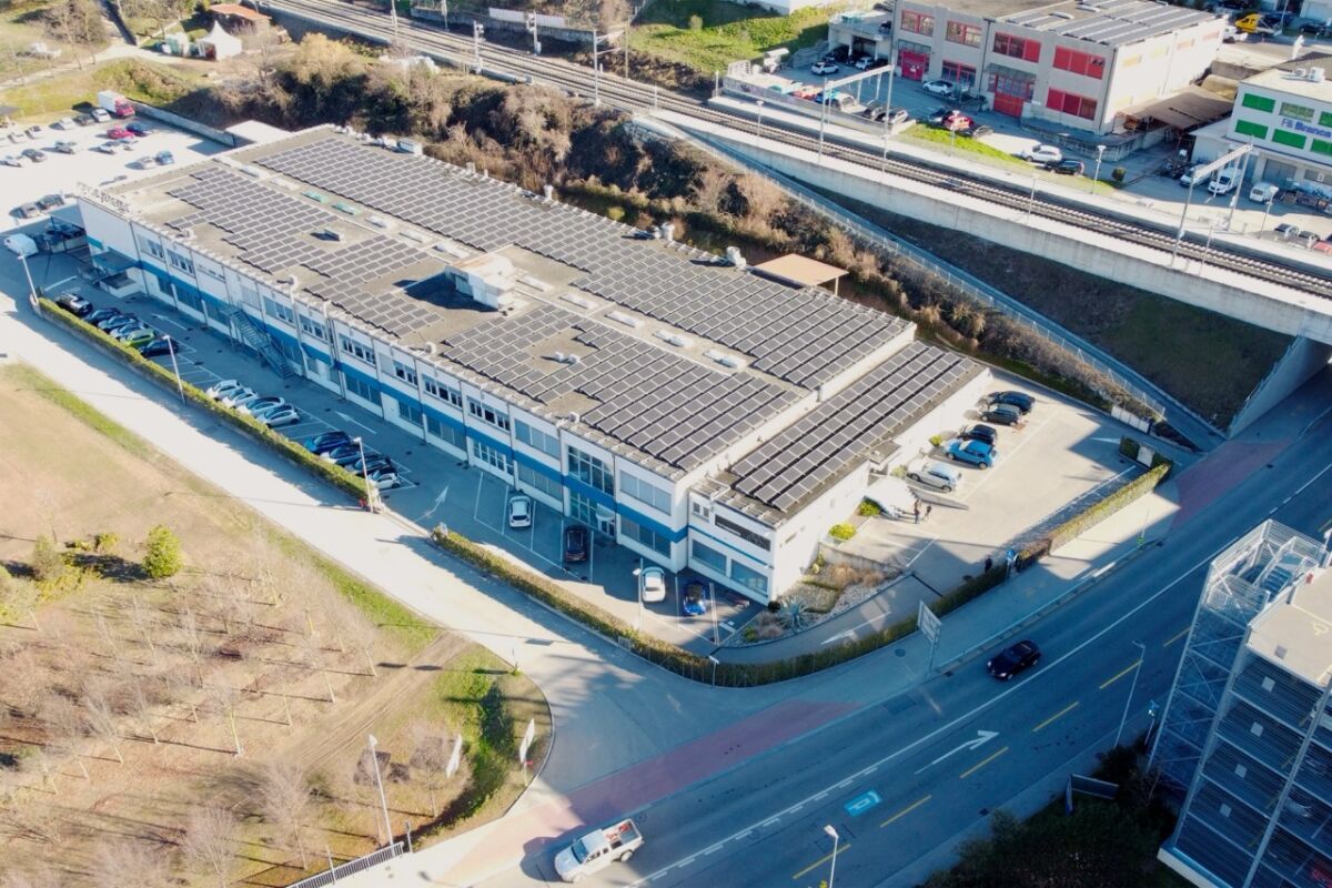 2000m² commercial, Foto 1 von 10