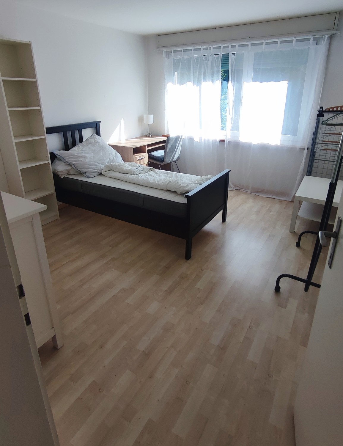 Zimmer in einer Wohngemeinschaft, Foto 1 von 2