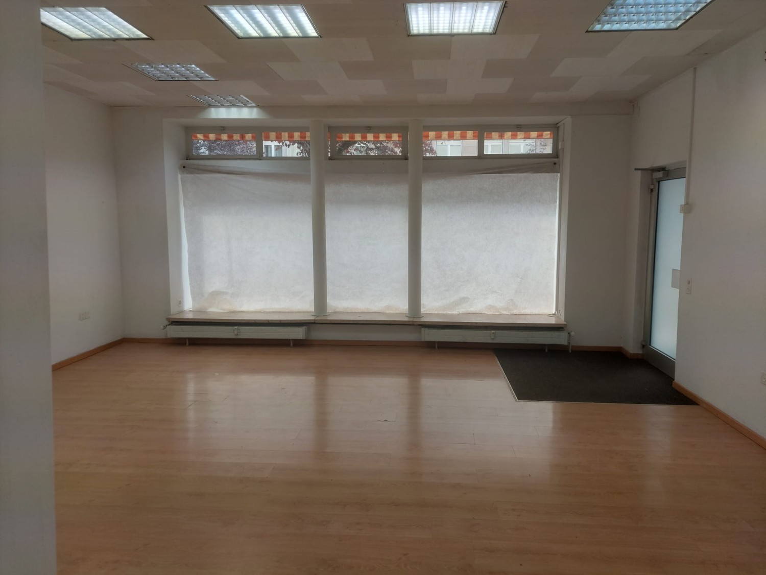 63m² commercial, Foto 1 von 6