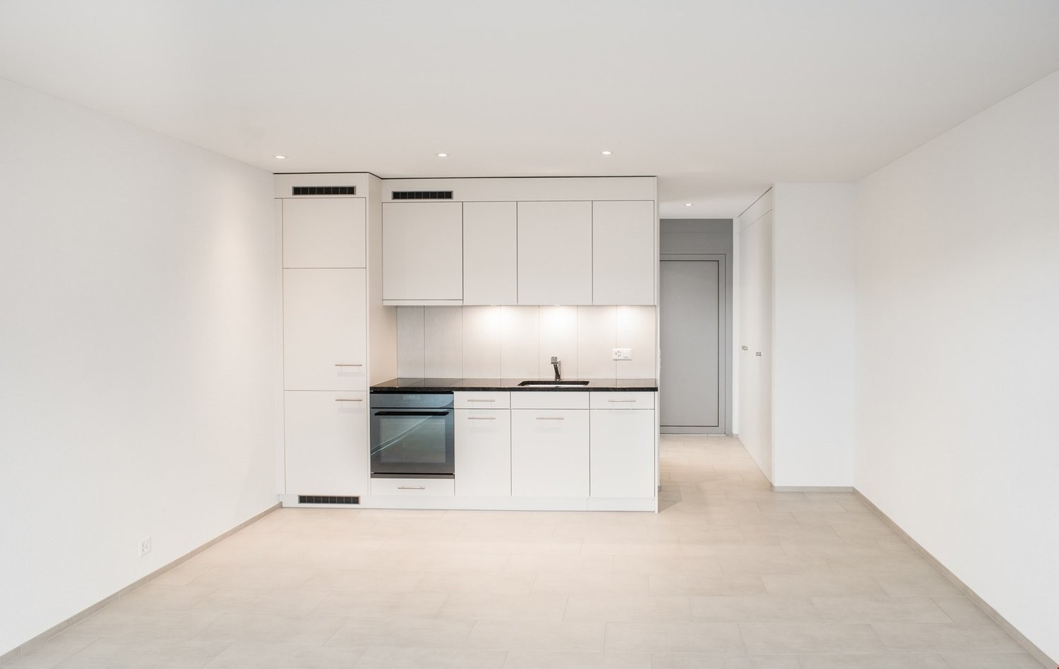 1 room apartment, Foto 2 von 5