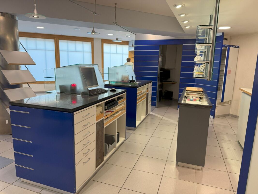 202m² commercial