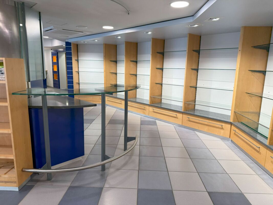 202m² commercial