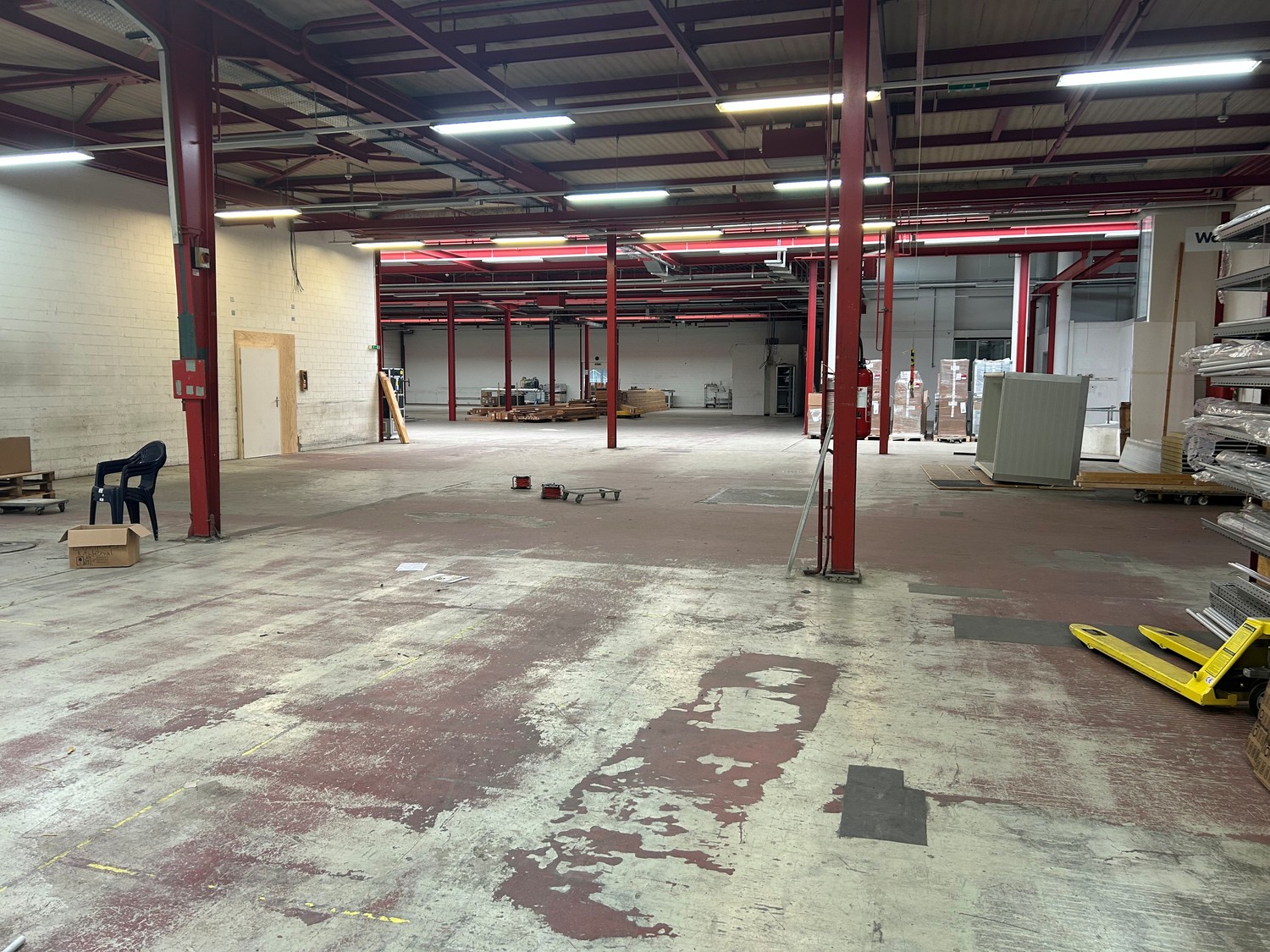 1150m² commercial, photo 3 sur 3