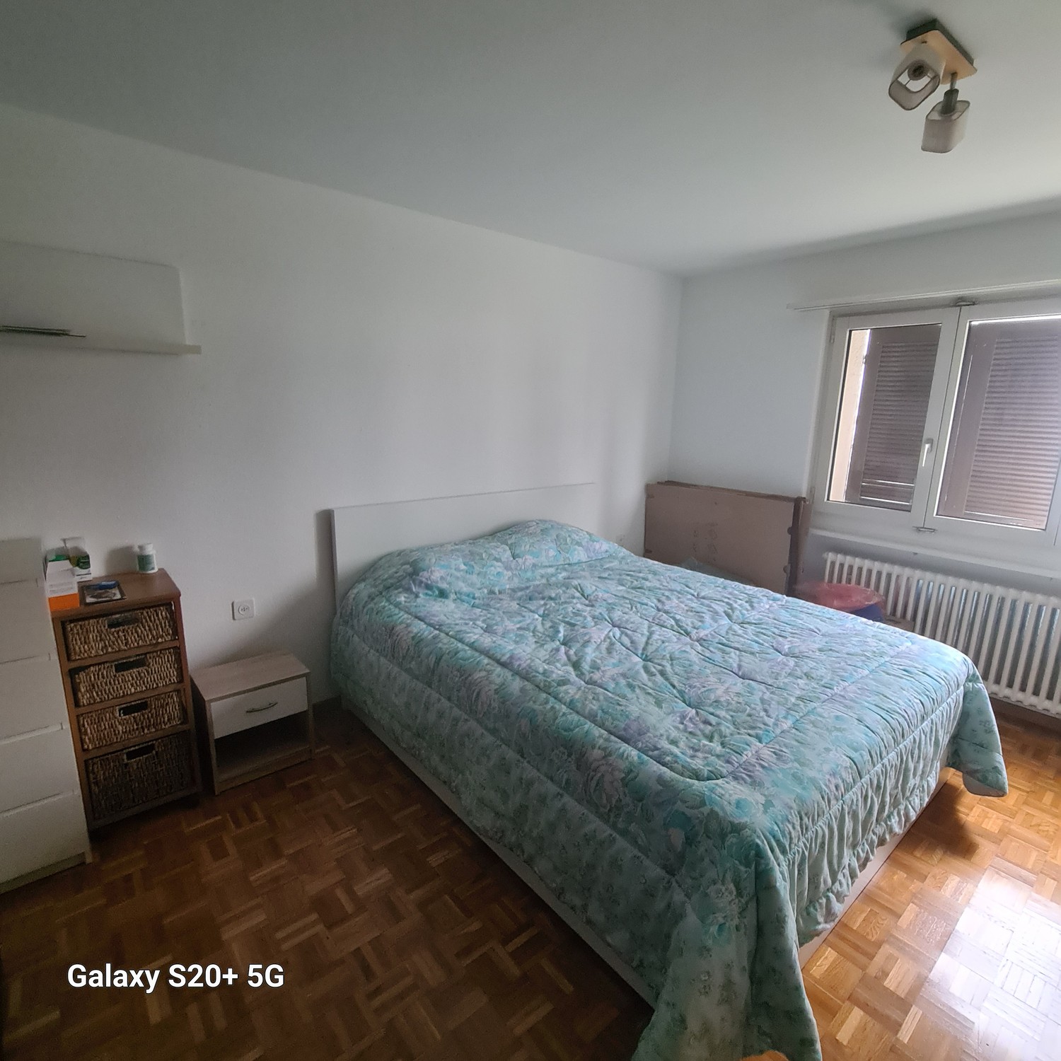 Chambre dans une colocation

Chambre disponible dans un appartement en colocation de 3.5 pièces à Baar à partir de début / mi-septembre 2026.  
  
La chambre et l'appartement sont meublés.  
La durée du contrat peut être négociée.  
  
L'appartement est au rez-de-chaussée et se compose de deux chamb