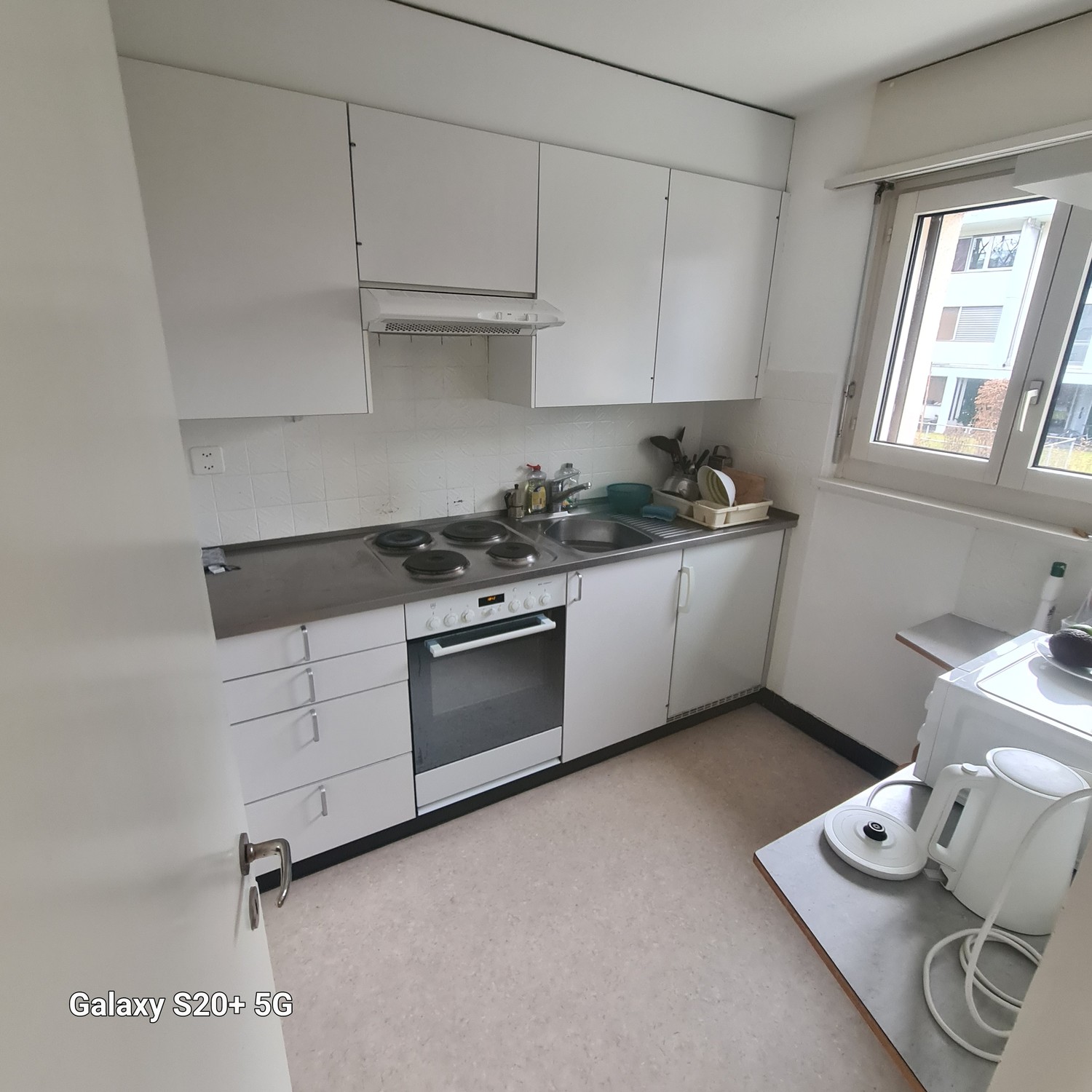 Chambre dans une colocation

Chambre disponible dans un appartement en colocation de 3.5 pièces à Baar à partir de début / mi-septembre 2026.  
  
La chambre et l'appartement sont meublés.  
La durée du contrat peut être négociée.  
  
L'appartement est au rez-de-chaussée et se compose de deux chamb