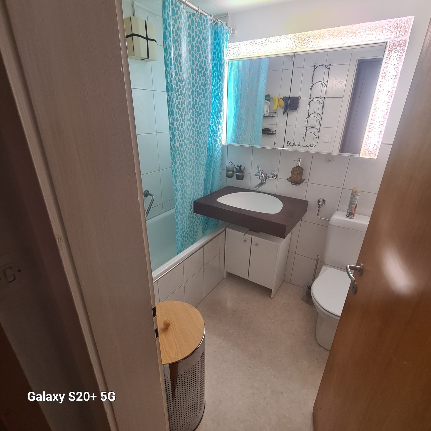 Chambre dans une colocation

Chambre disponible dans un appartement en colocation de 3.5 pièces à Baar à partir de début / mi-septembre 2026.  
  
La chambre et l'appartement sont meublés.  
La durée du contrat peut être négociée.  
  
L'appartement est au rez-de-chaussée et se compose de deux chamb