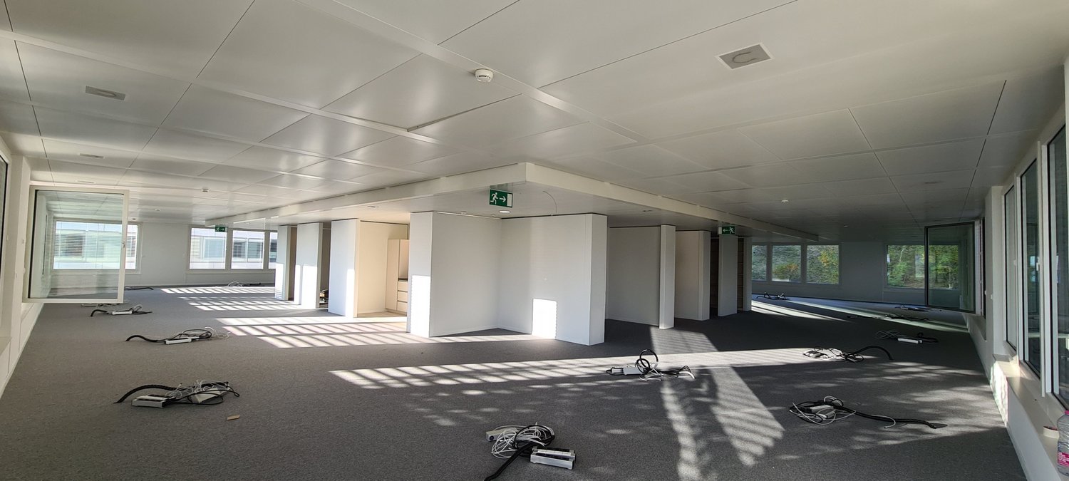 496m² Büro, Foto 2 von 7