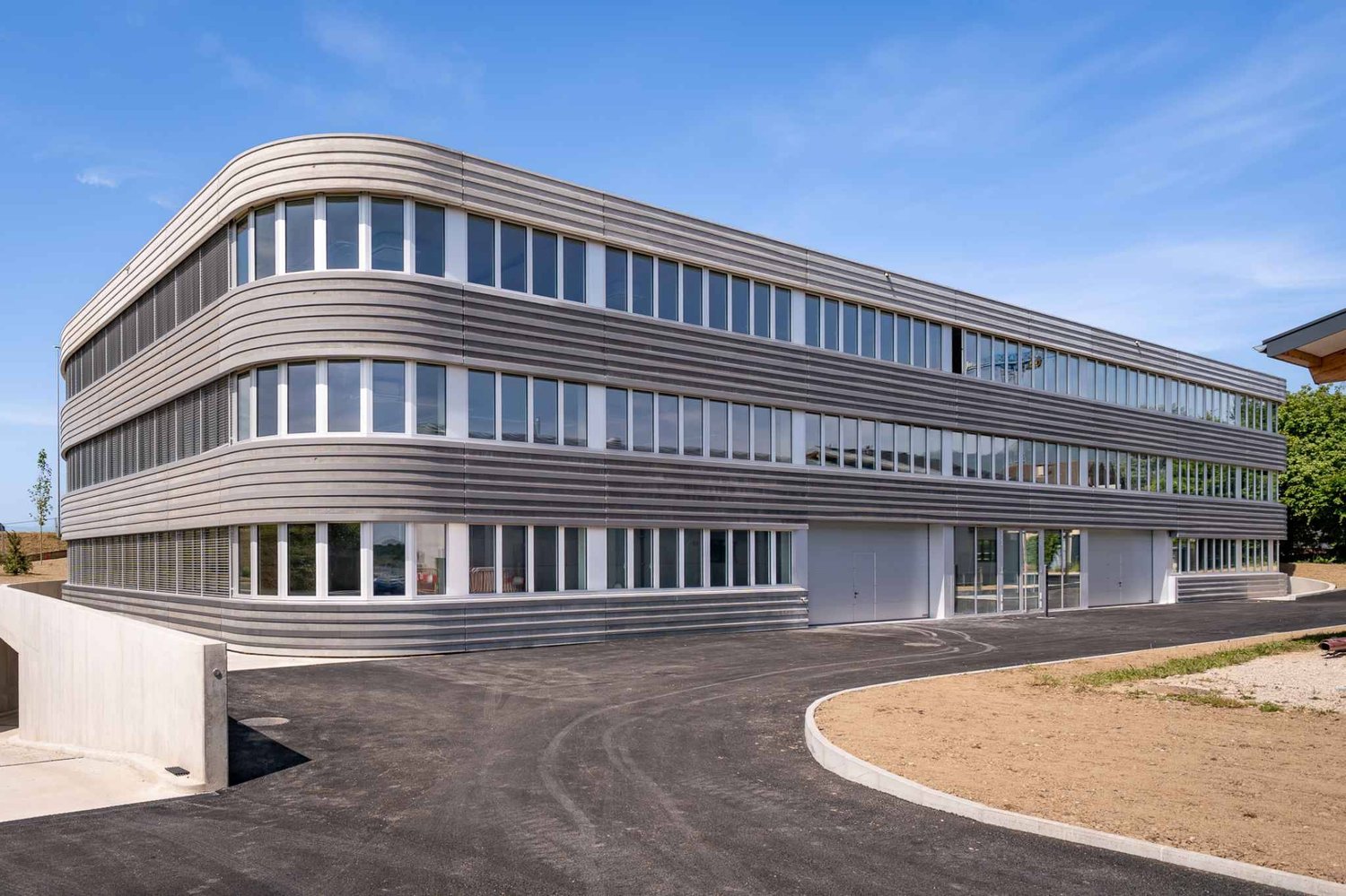 70m² commercial