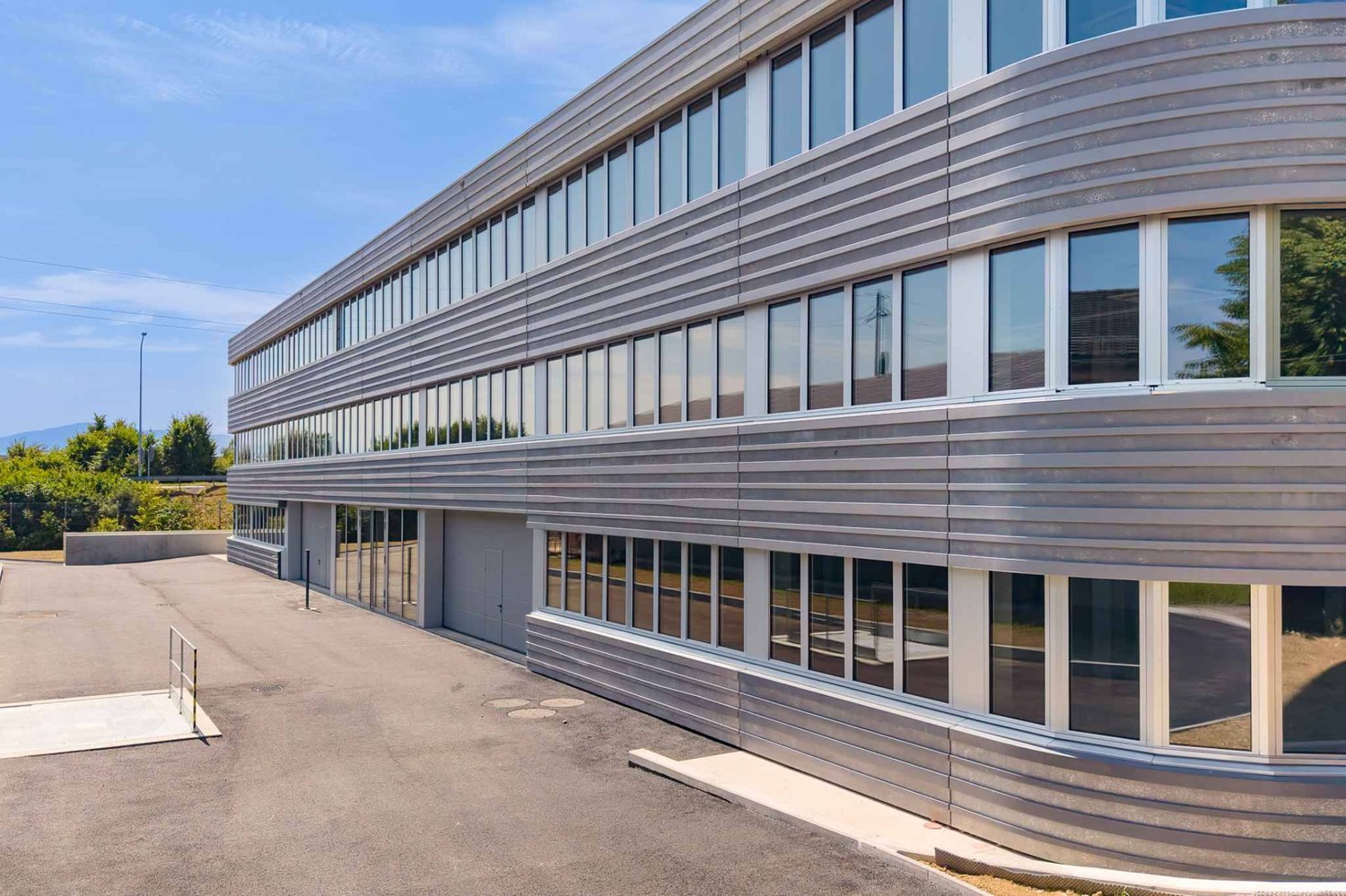 70m² commercial