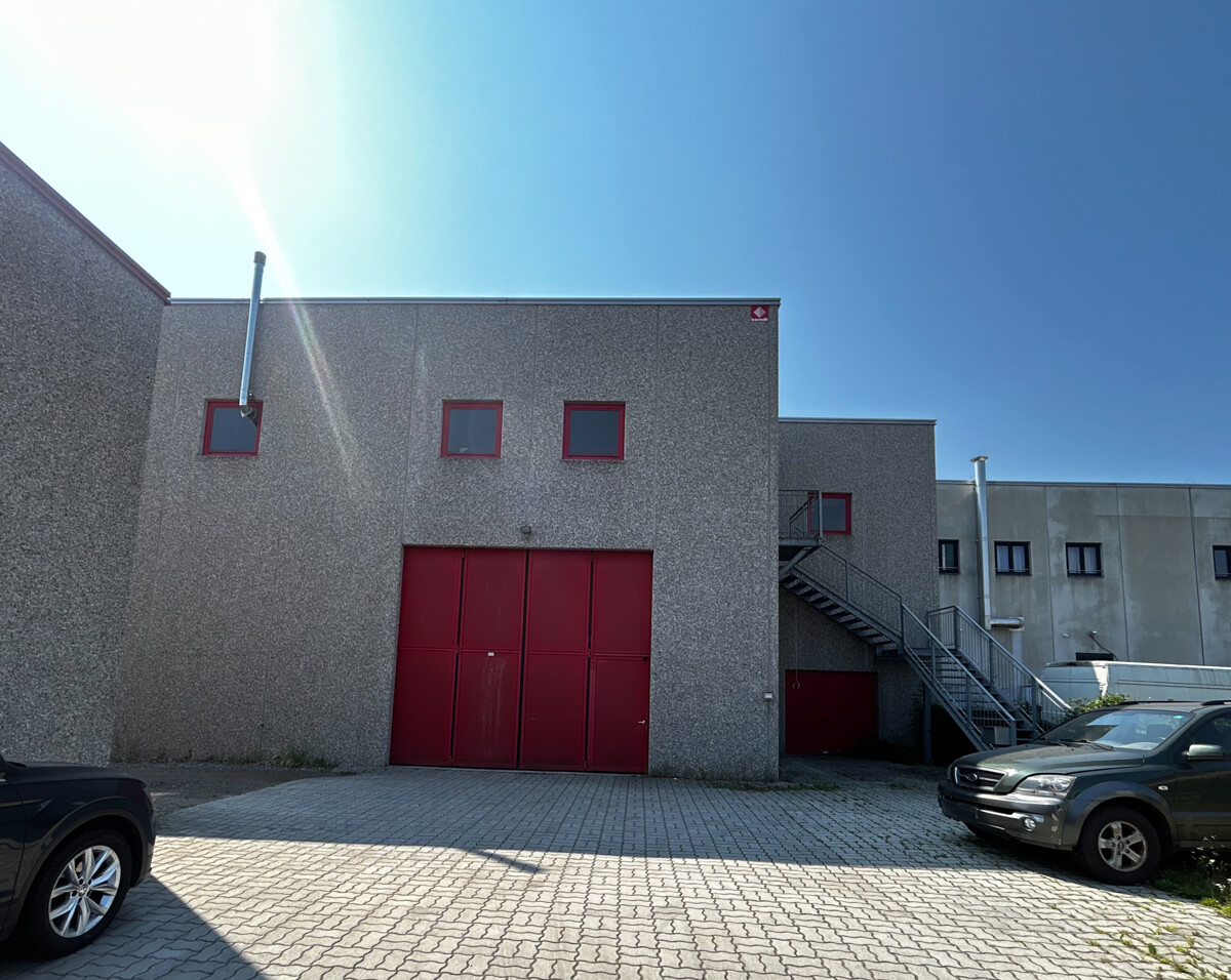 800m² de stockage, photo 2 sur 9