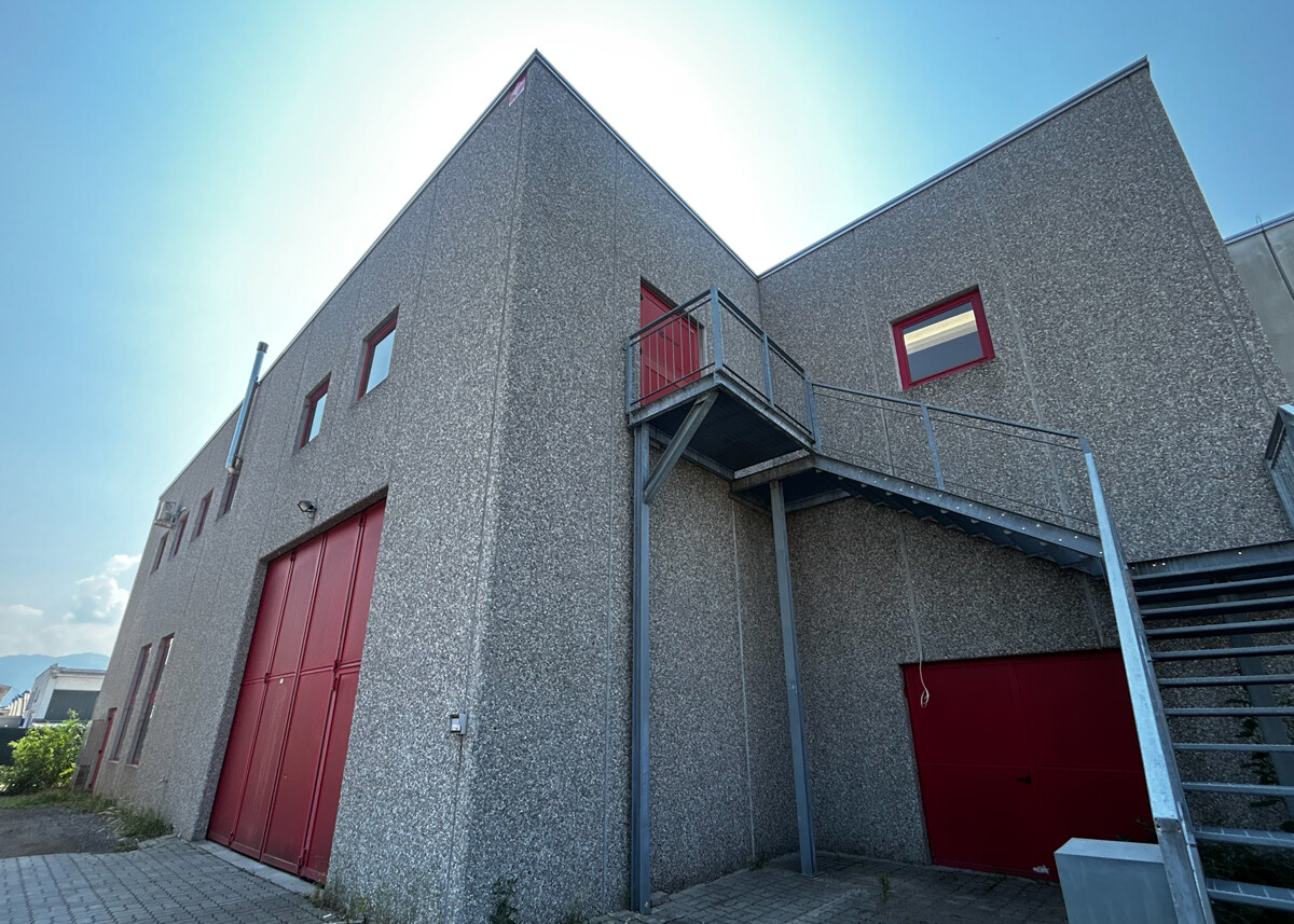 800m² de stockage, photo 1 sur 9