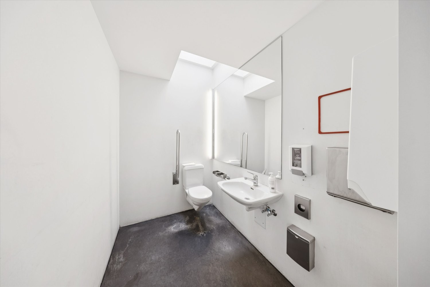 Commerce de 247m², photo 9 sur 10