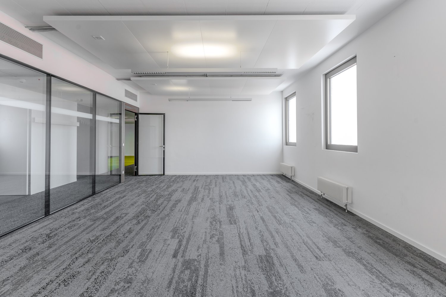 768m² office