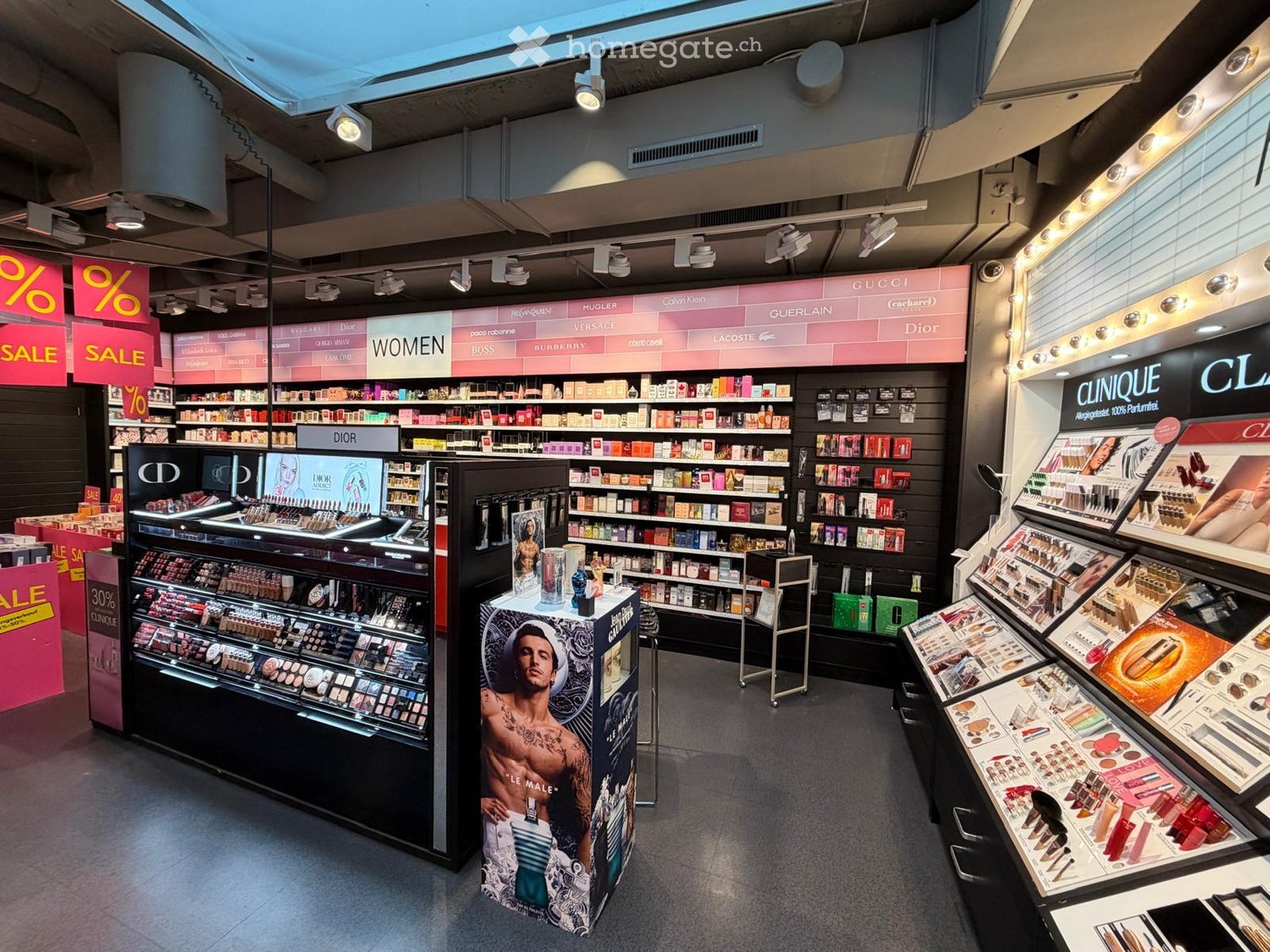 120m² shop