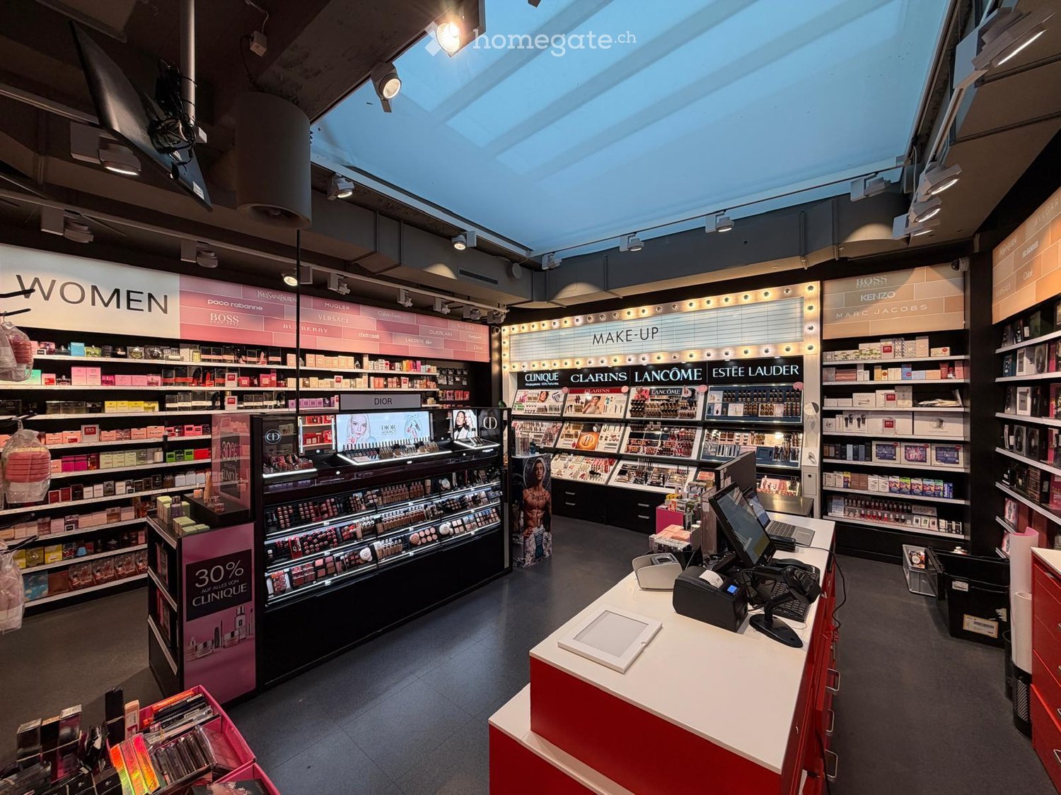 120m² shop