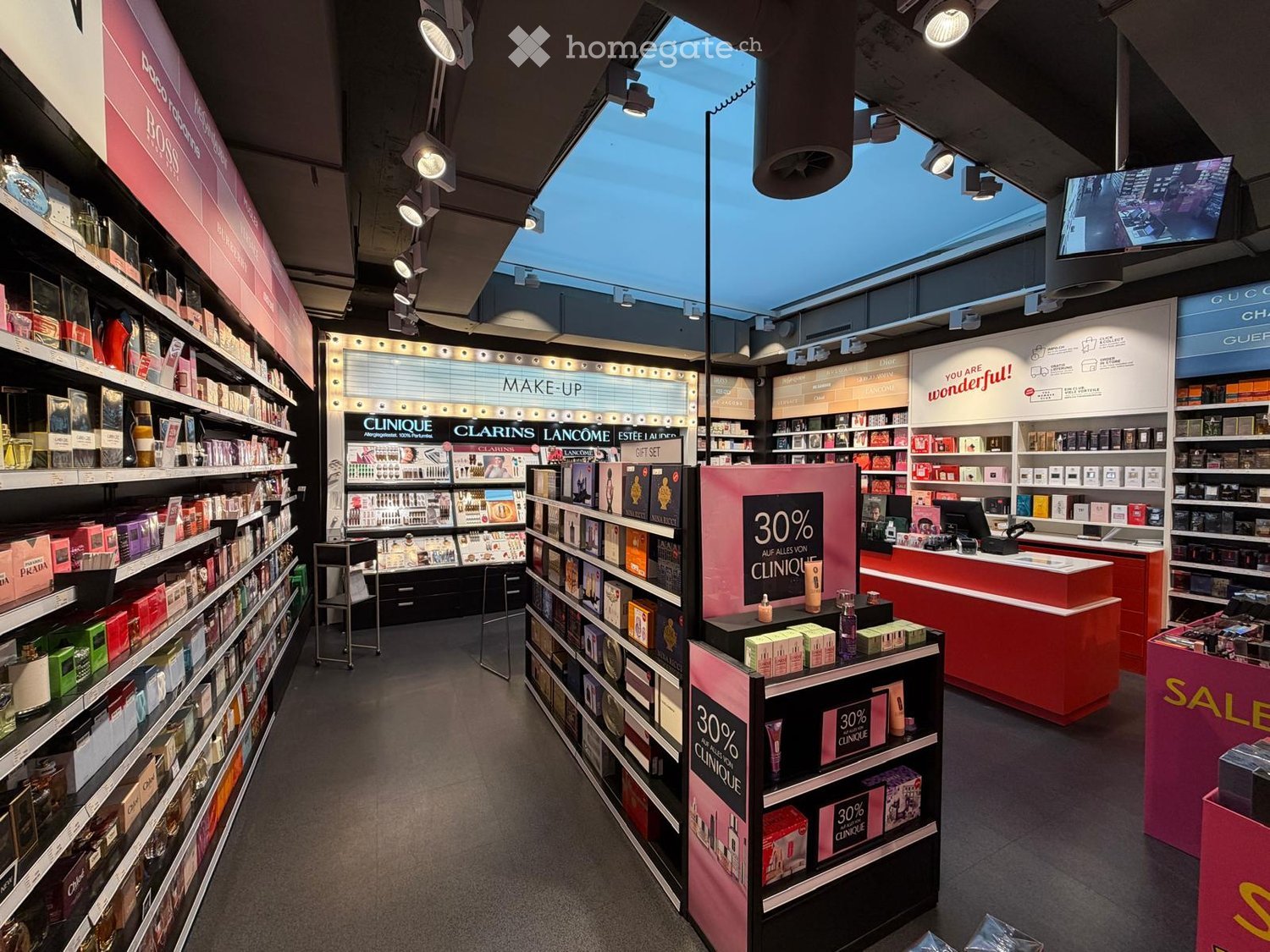 120m² shop