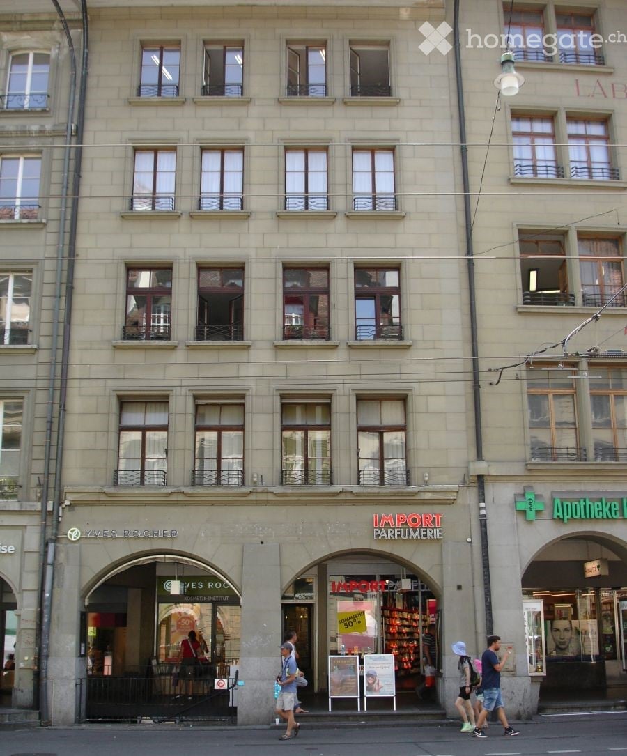120m² shop