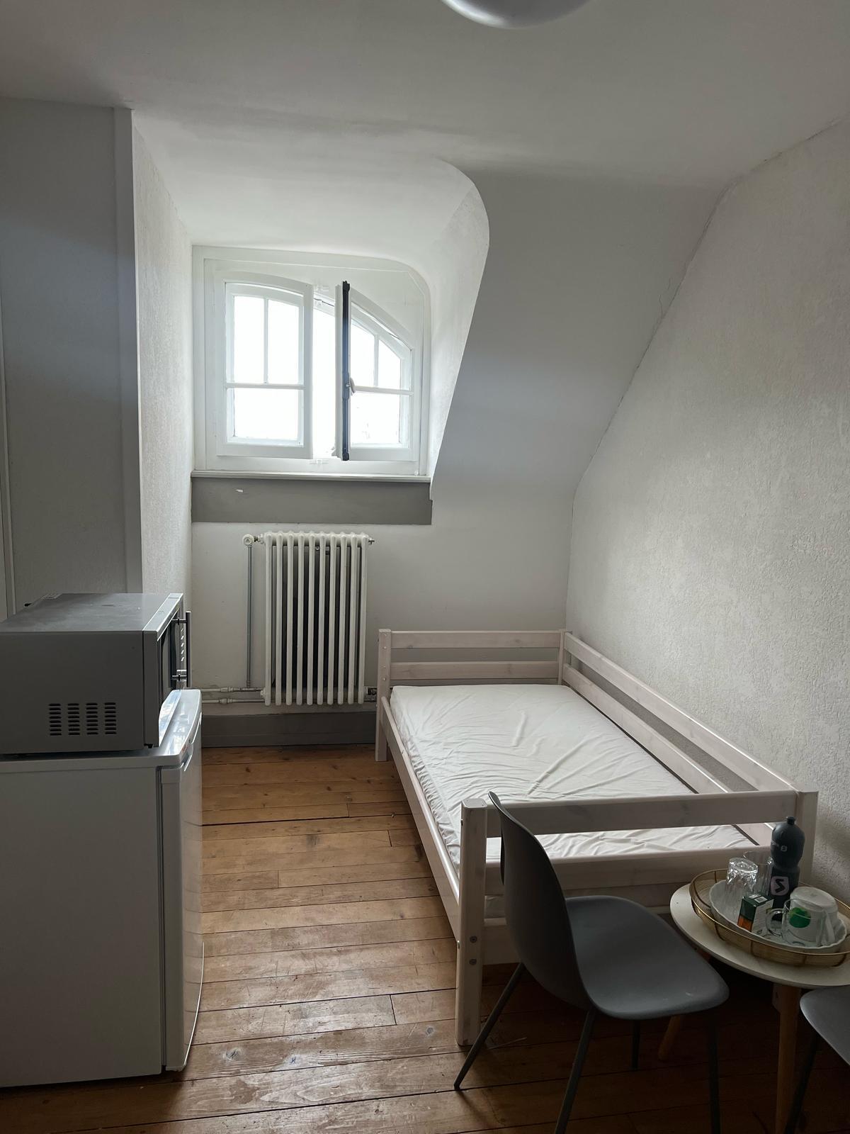 2 Zimmer Einzelzimmer