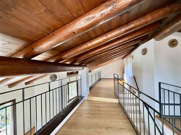 6-Zimmer-Dachwohnung, Foto 8 von 10