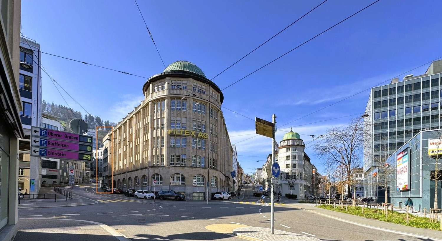 371m² office