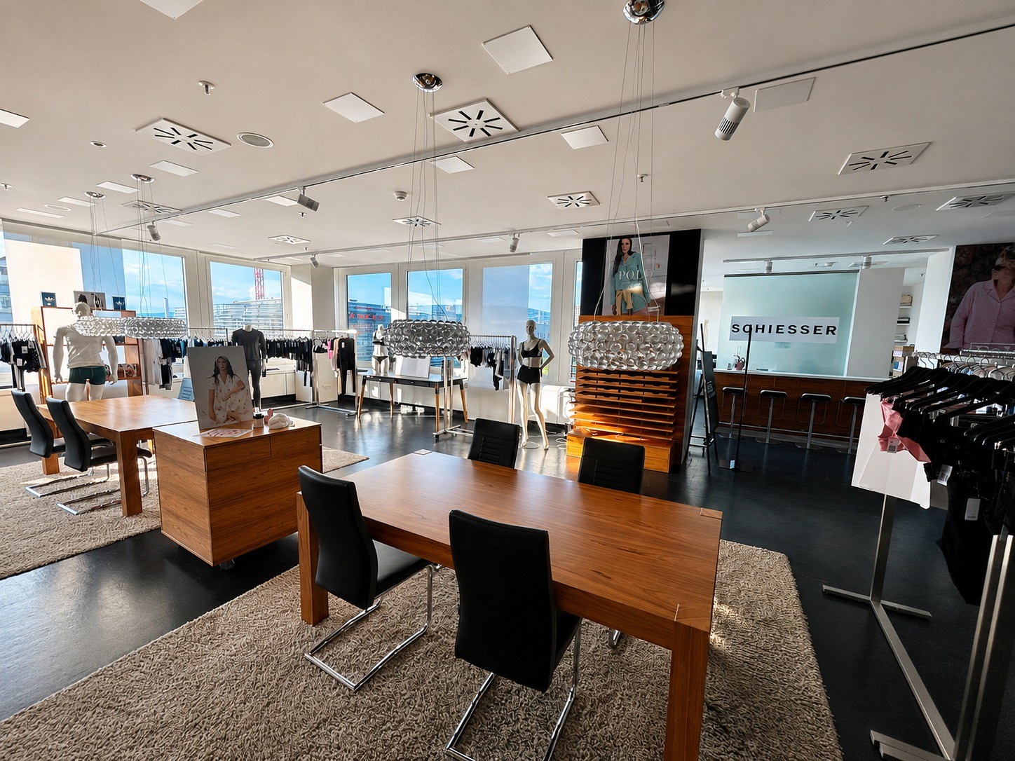 141m² commercial