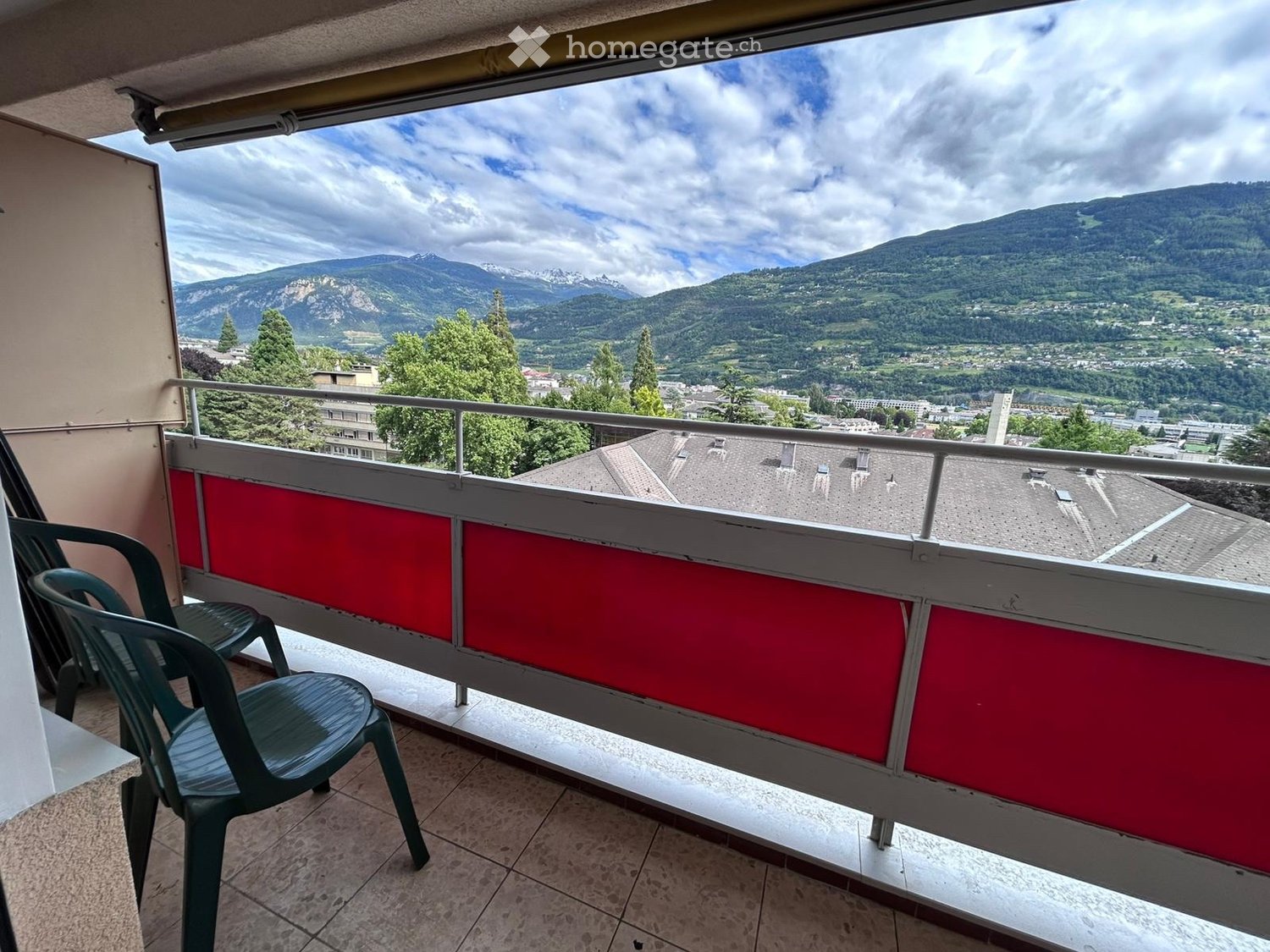 5 rooms apartment