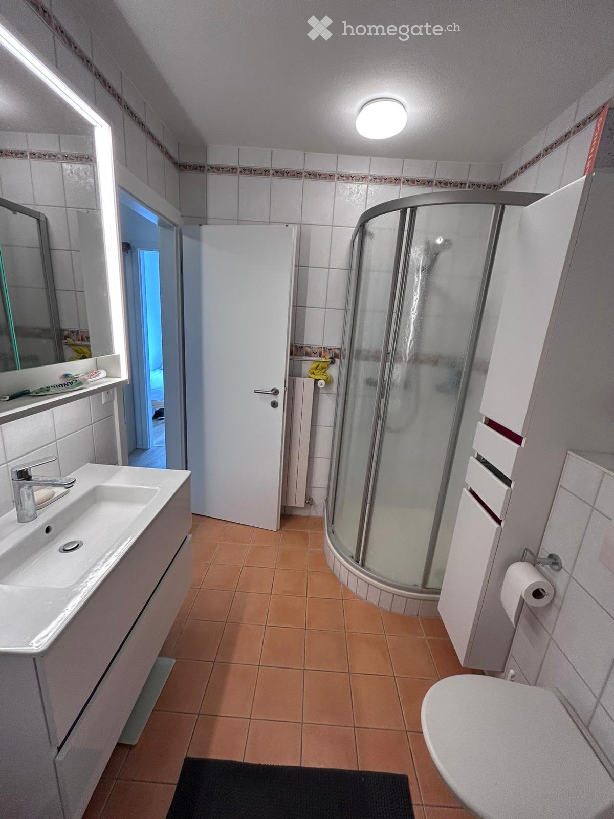 5 rooms apartment