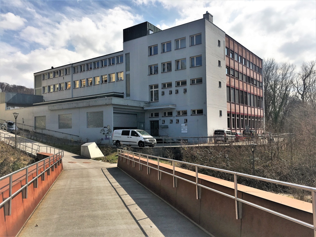 143m² deposito