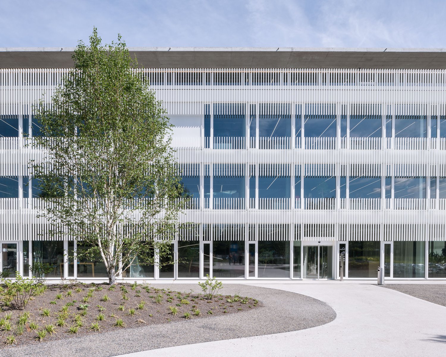 270m² office