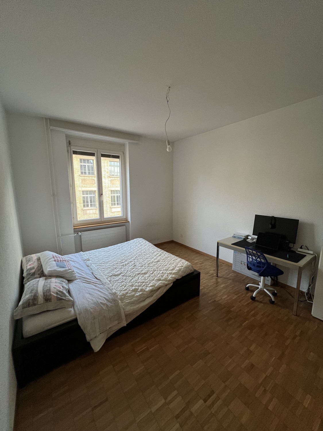 Chambre dans un appartement partagé