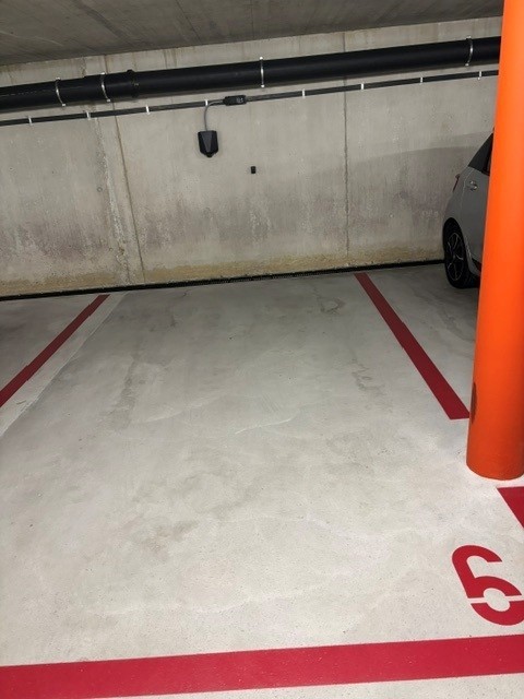 Underground slot, Foto 1 von 2