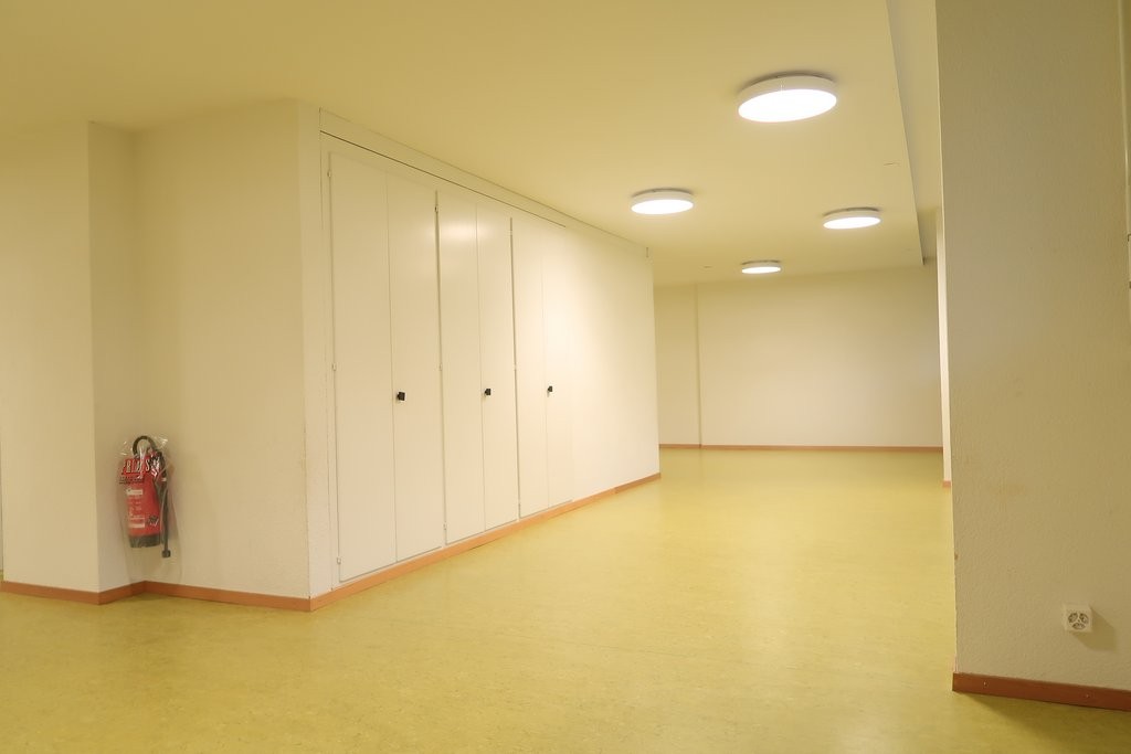 121m² office