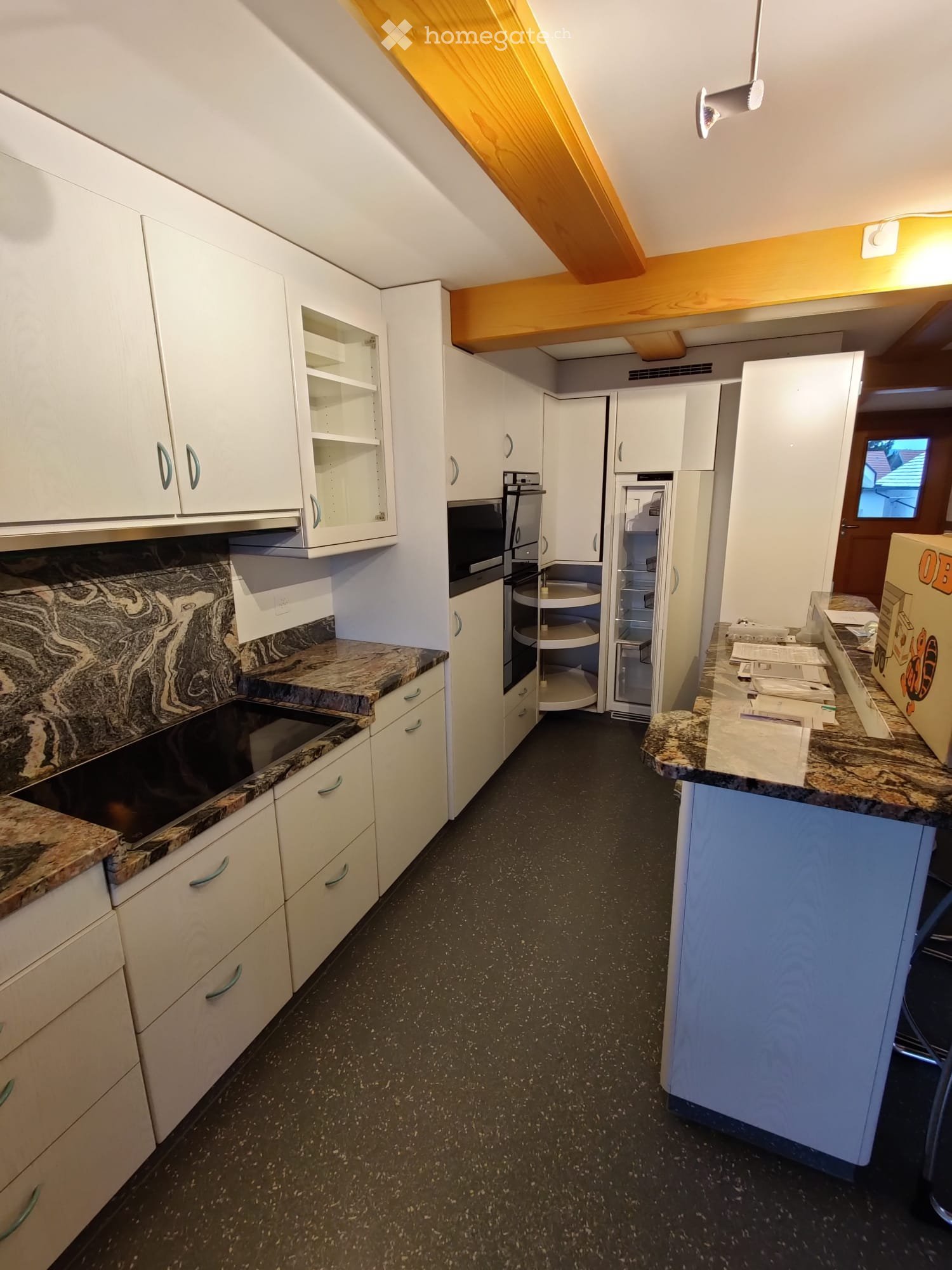 5 rooms apartment