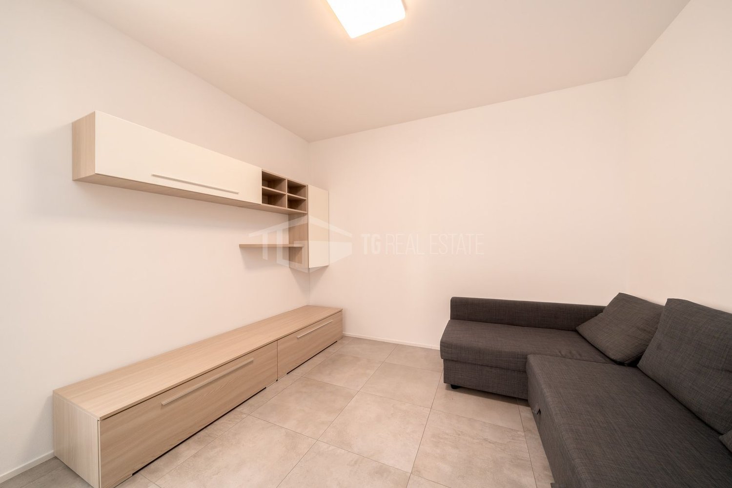 2 ½ rooms furnished flat