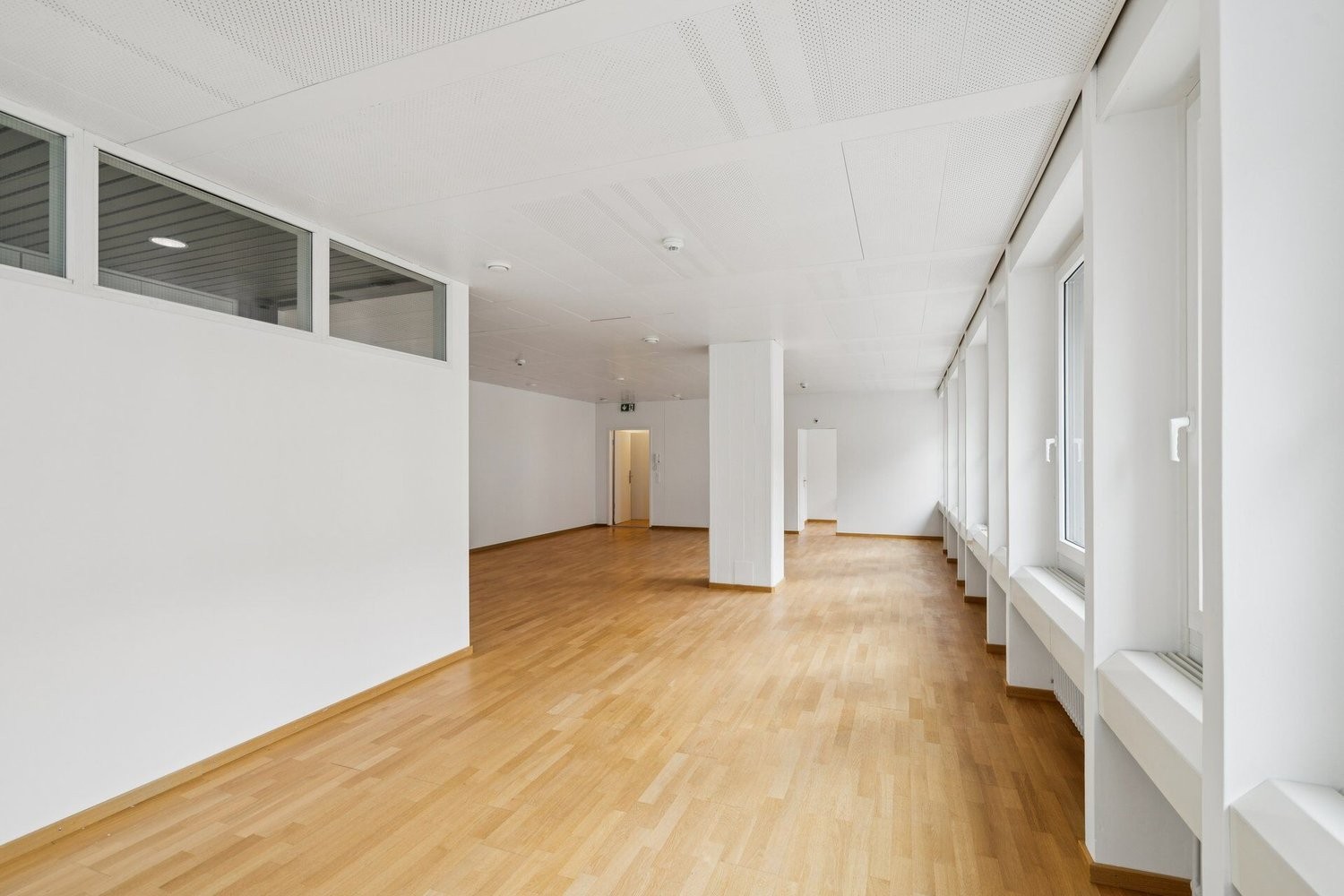93m² commercial, Foto 1 von 10