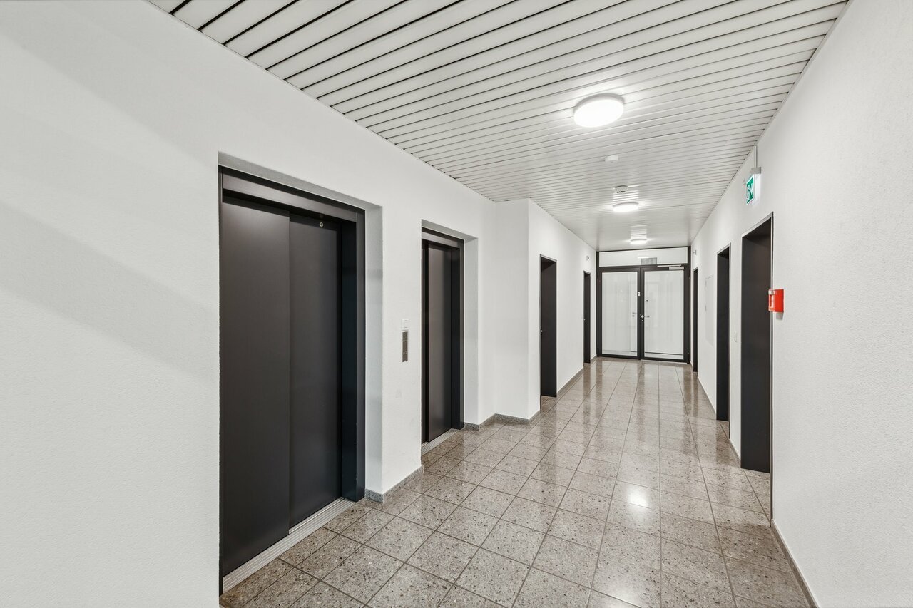 Commercial, Foto 2 von 5