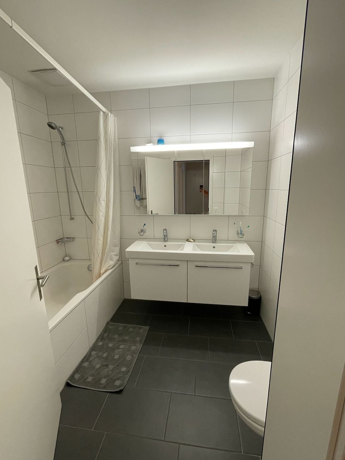 Room in a shared flat, Foto 2 von 4