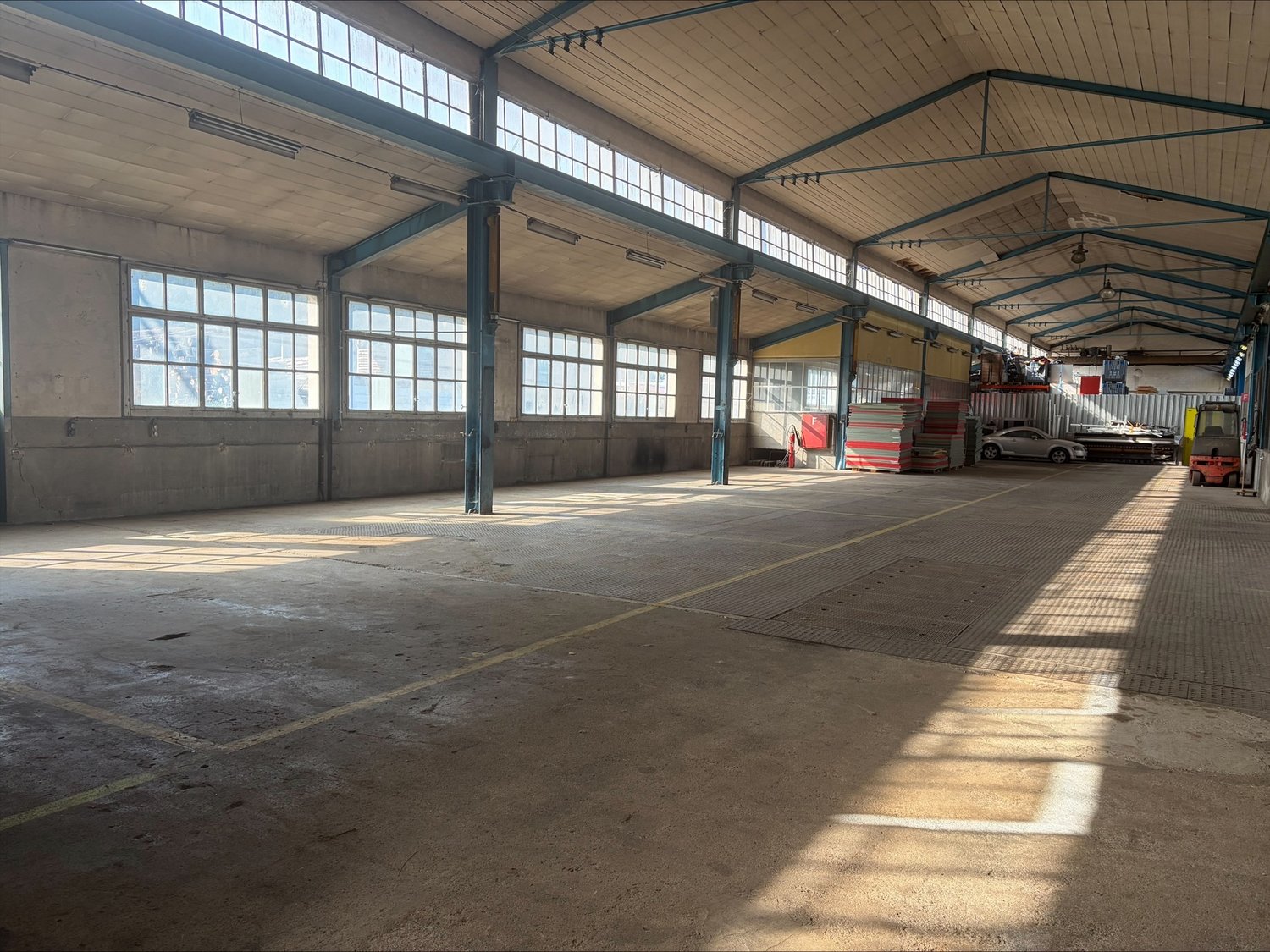 640m² Gewerbe, Foto 3 von 9