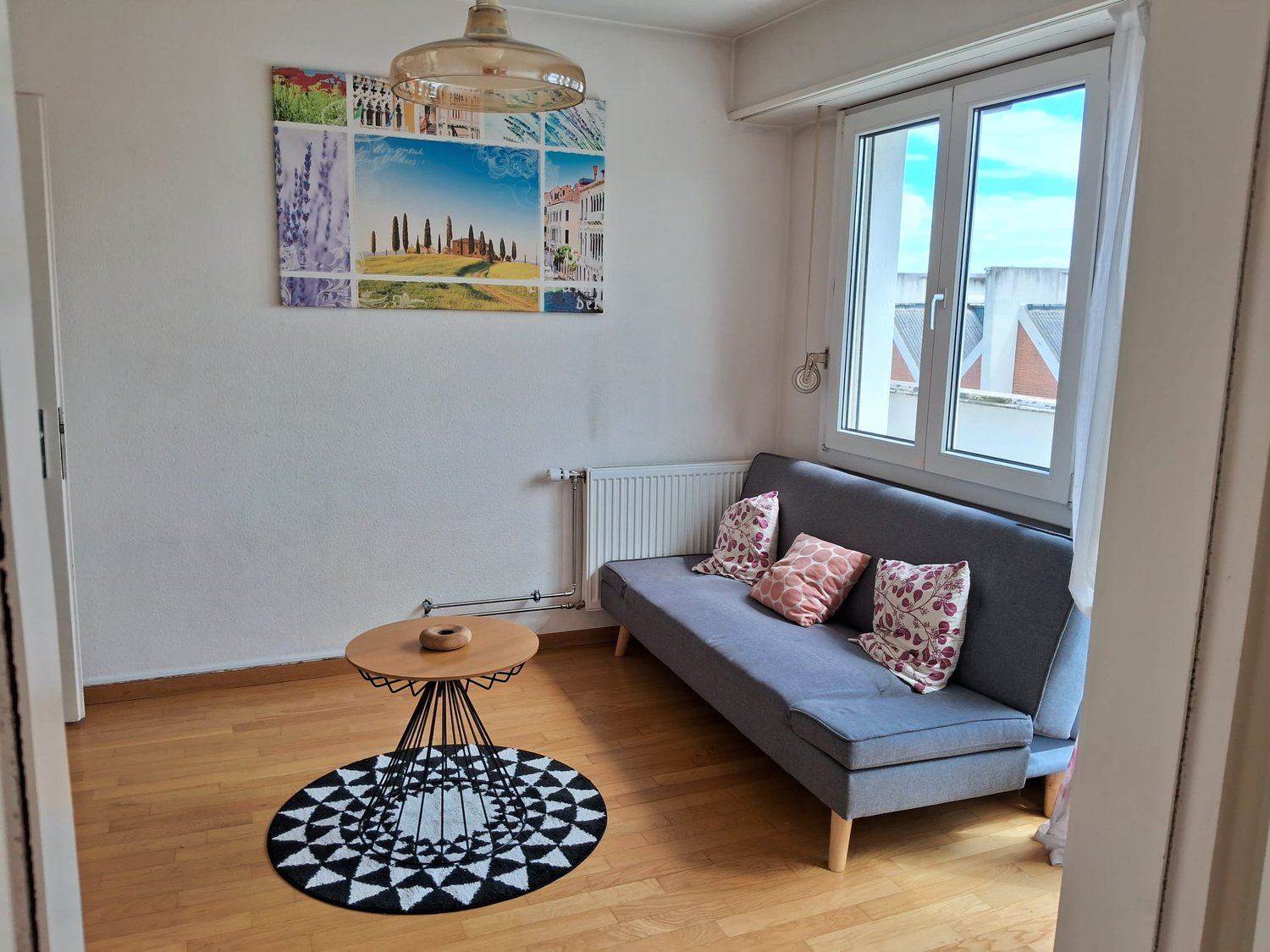 Möblierte 2 ½ Zimmer Wohnung, Foto 1 von 10