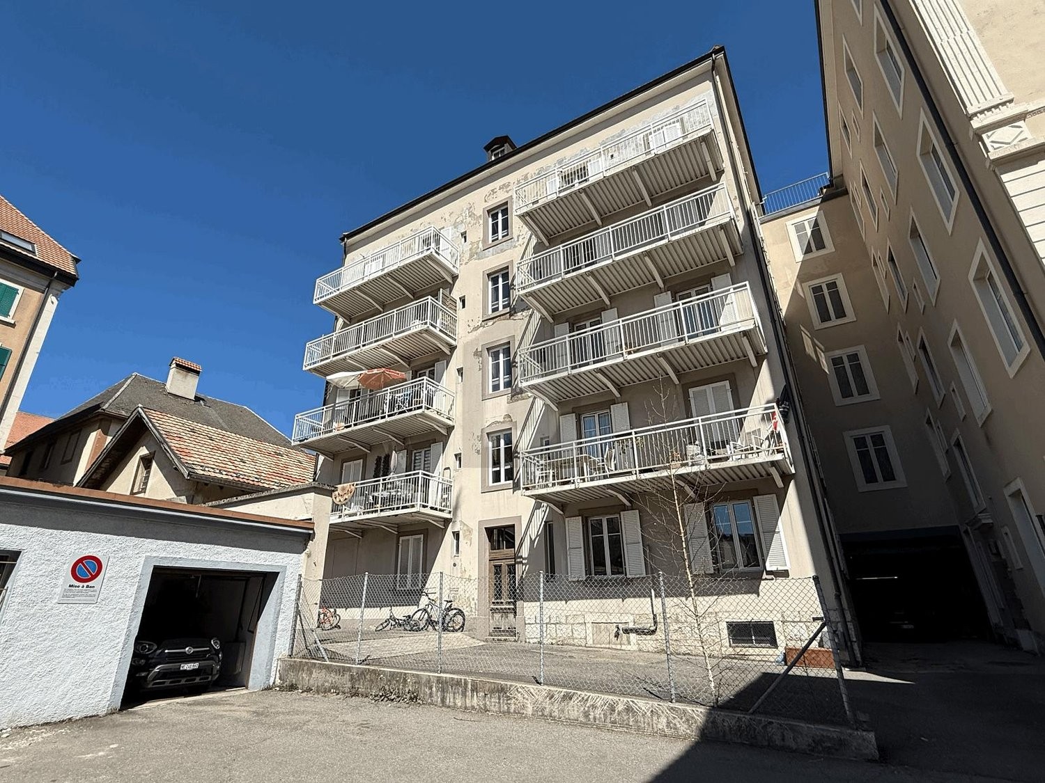 30 rooms multi family house