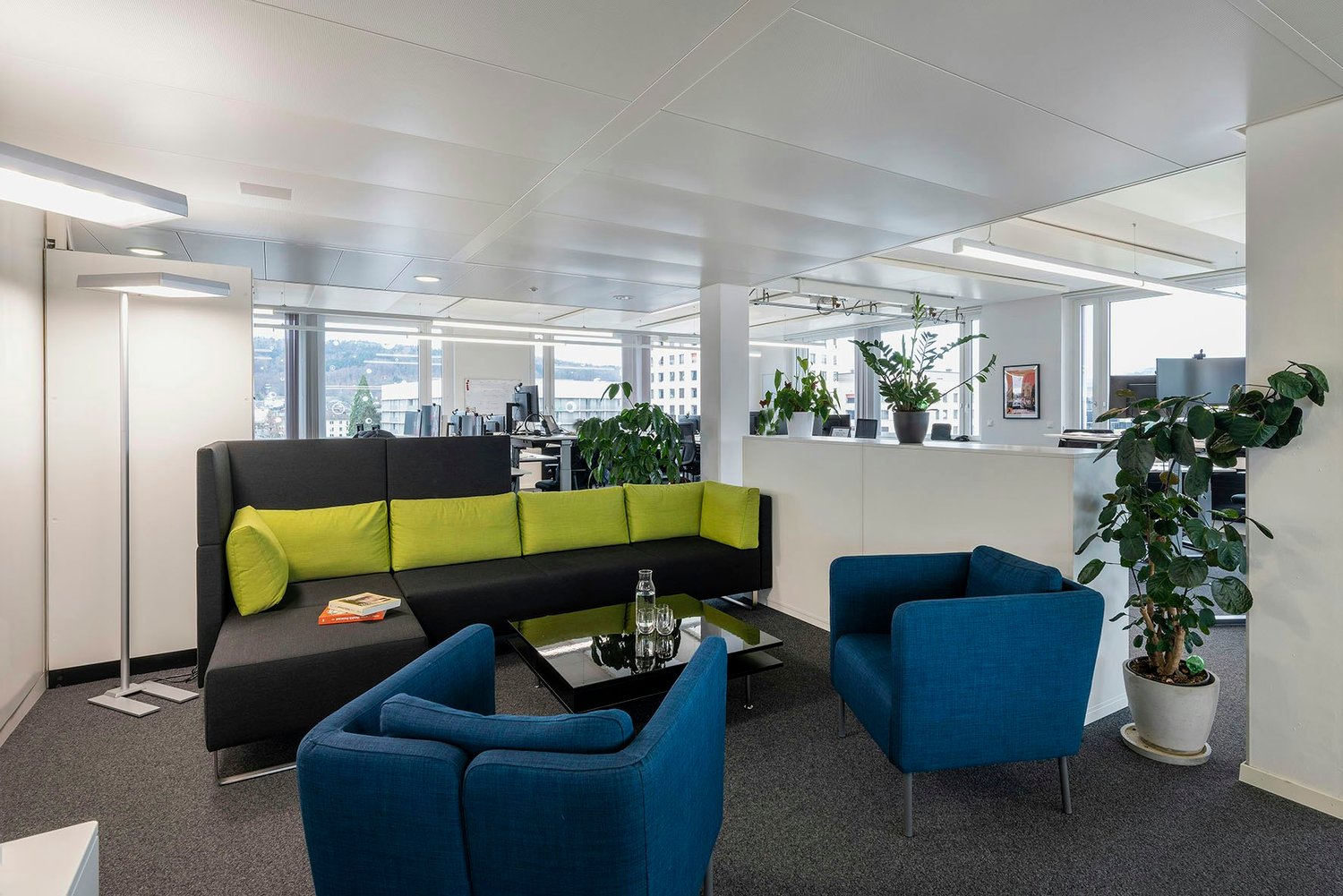 852m² office