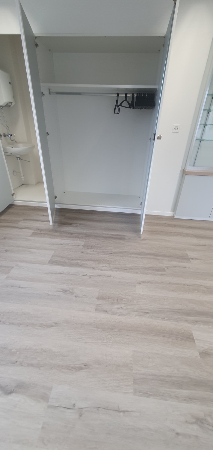 52m² office