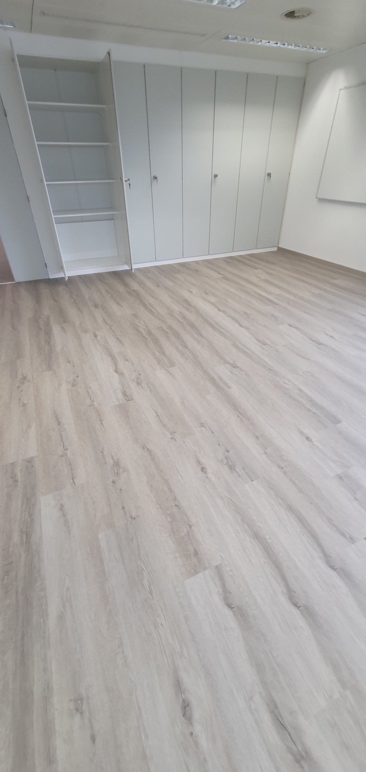 52m² office